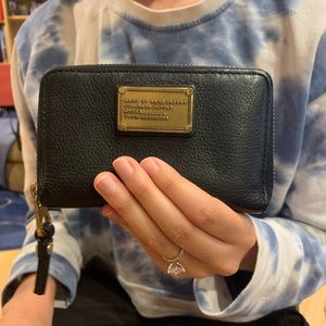 Marc Jacobs mini wallet